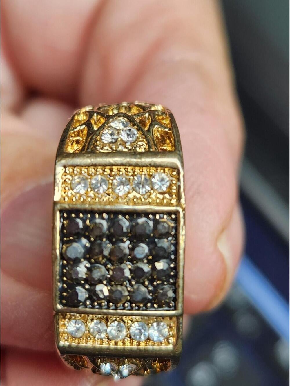 Man's Onyx White Crystal Incrusted Gold Filled 1/4" wide Size 9 Ring - Picture 6 of 13